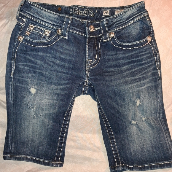 Miss Me Burmuda Shorts - Picture 2 of 4